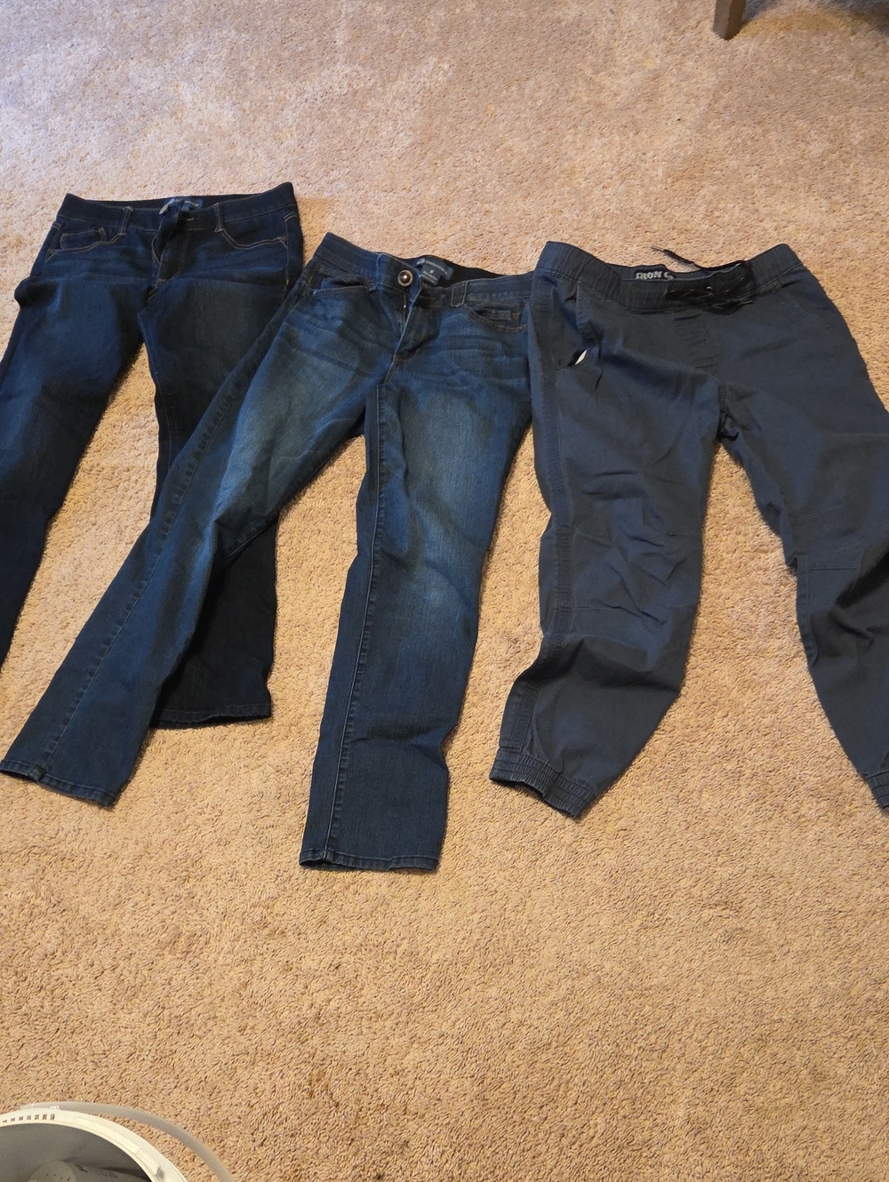 Democracy Women’s  Jeans & gray Jogger-Style Pant Set